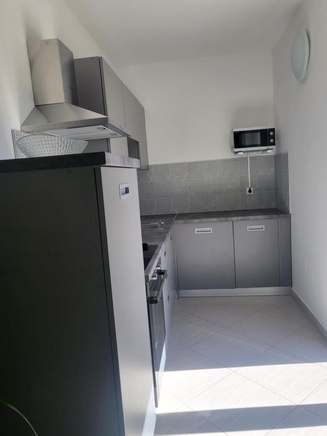 Roza Apartment Cres