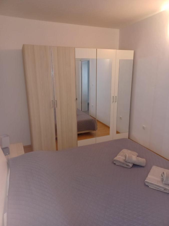 Apartment Roza Cres