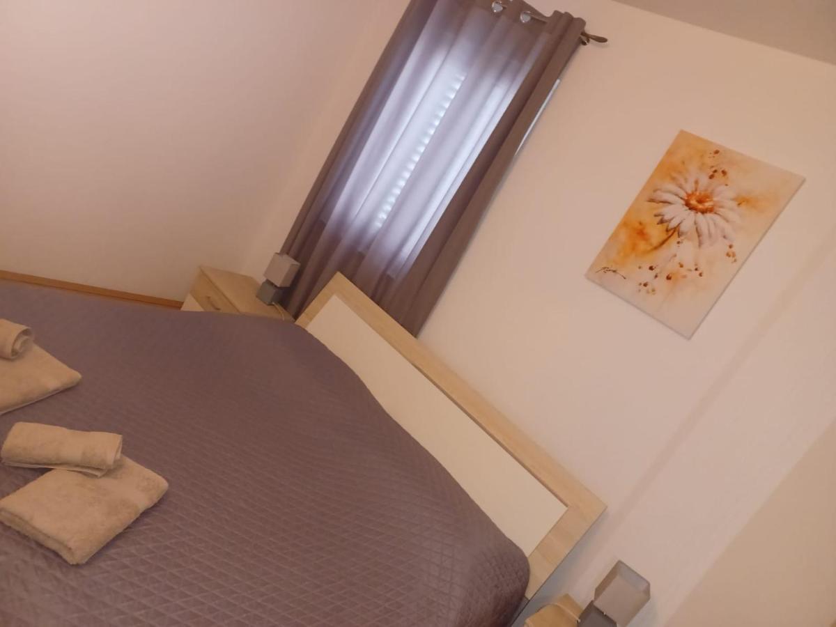 Apartment Roza Cres